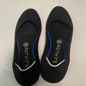 Rothy’s black round toe flats